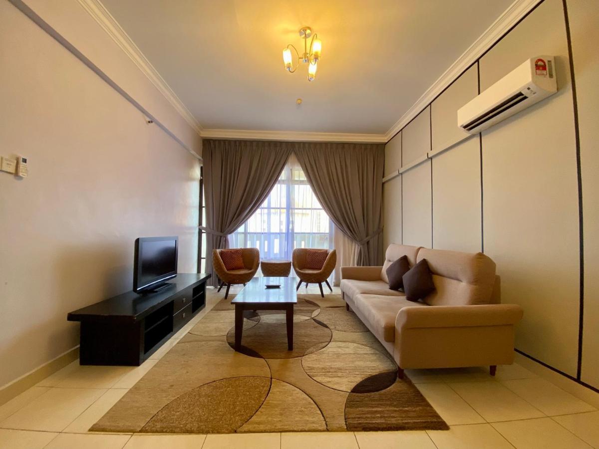 Sumai Hotel Apartment Куала Теренгану Екстериор снимка