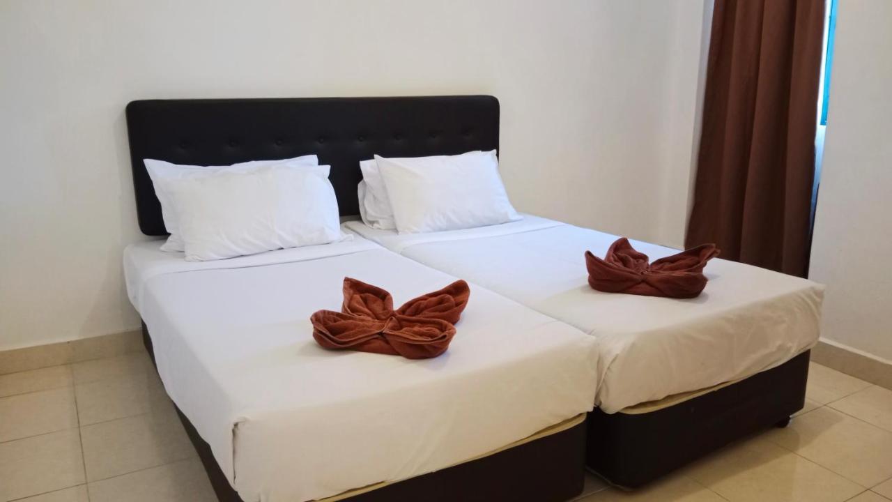 Sumai Hotel Apartment Куала Теренгану Екстериор снимка