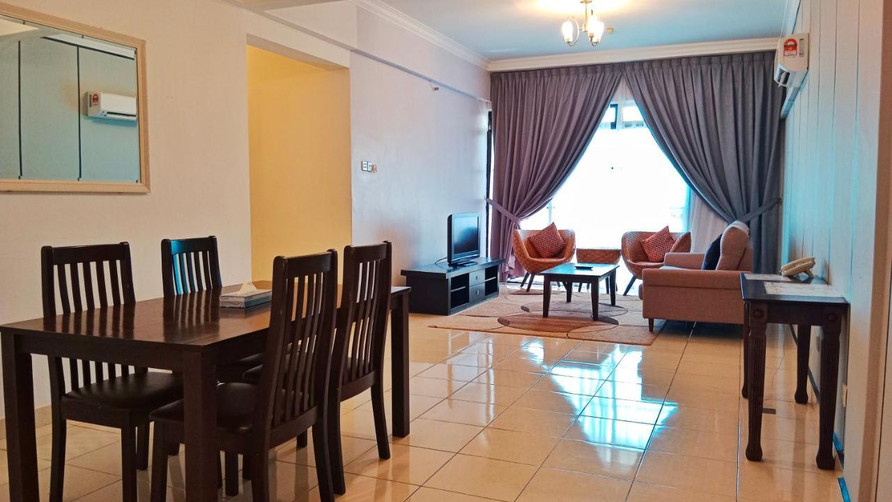 Sumai Hotel Apartment Куала Теренгану Екстериор снимка