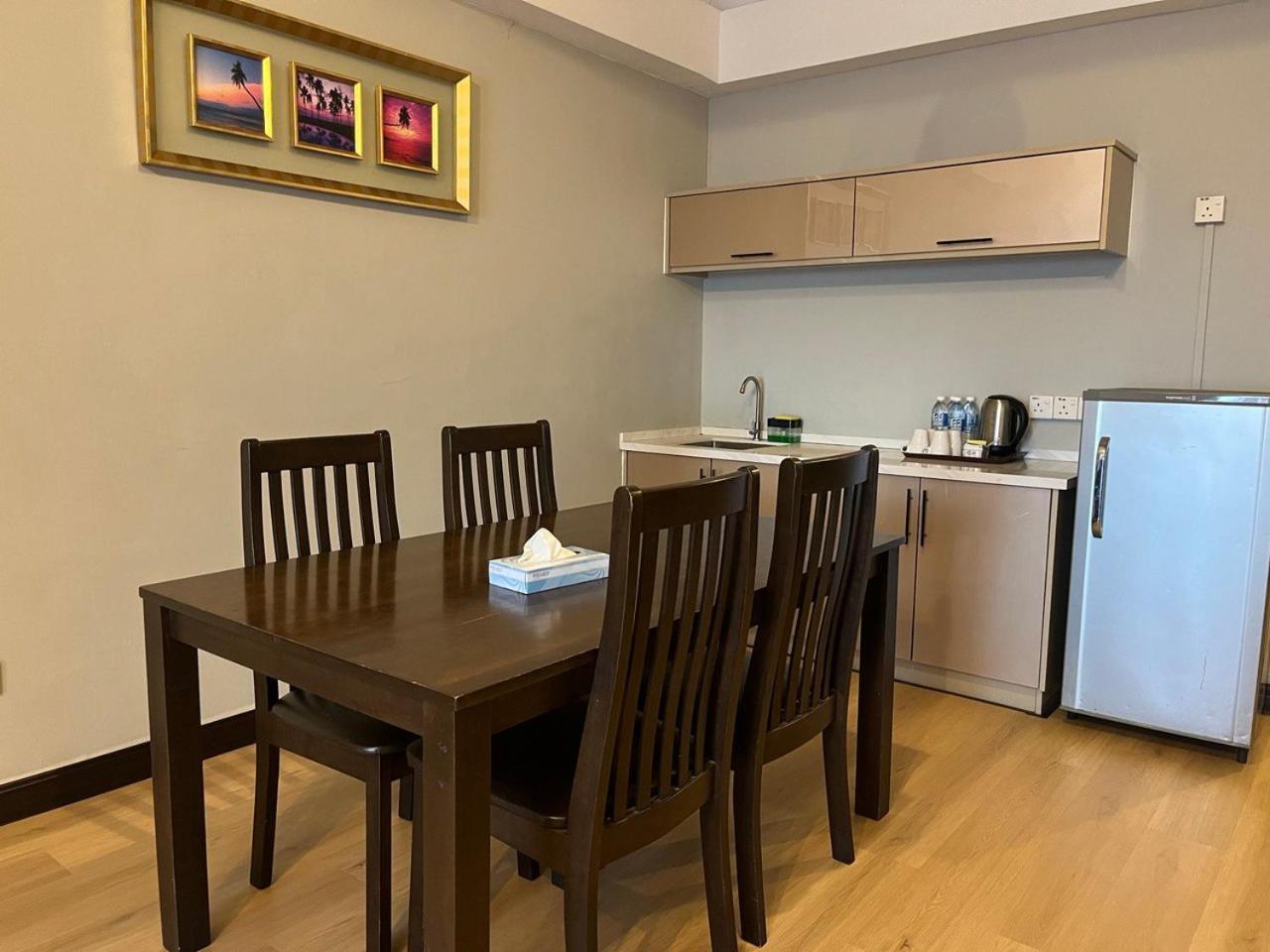 Sumai Hotel Apartment Куала Теренгану Екстериор снимка
