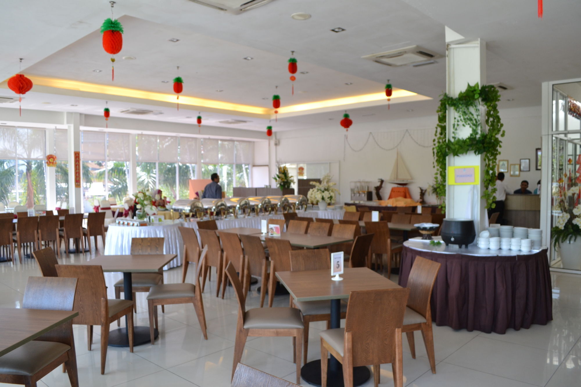 Sumai Hotel Apartment Куала Теренгану Екстериор снимка