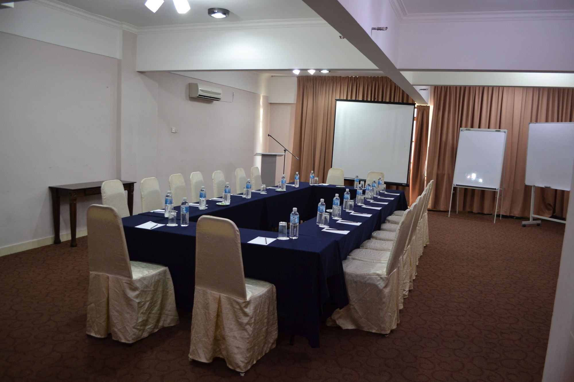 Sumai Hotel Apartment Куала Теренгану Екстериор снимка
