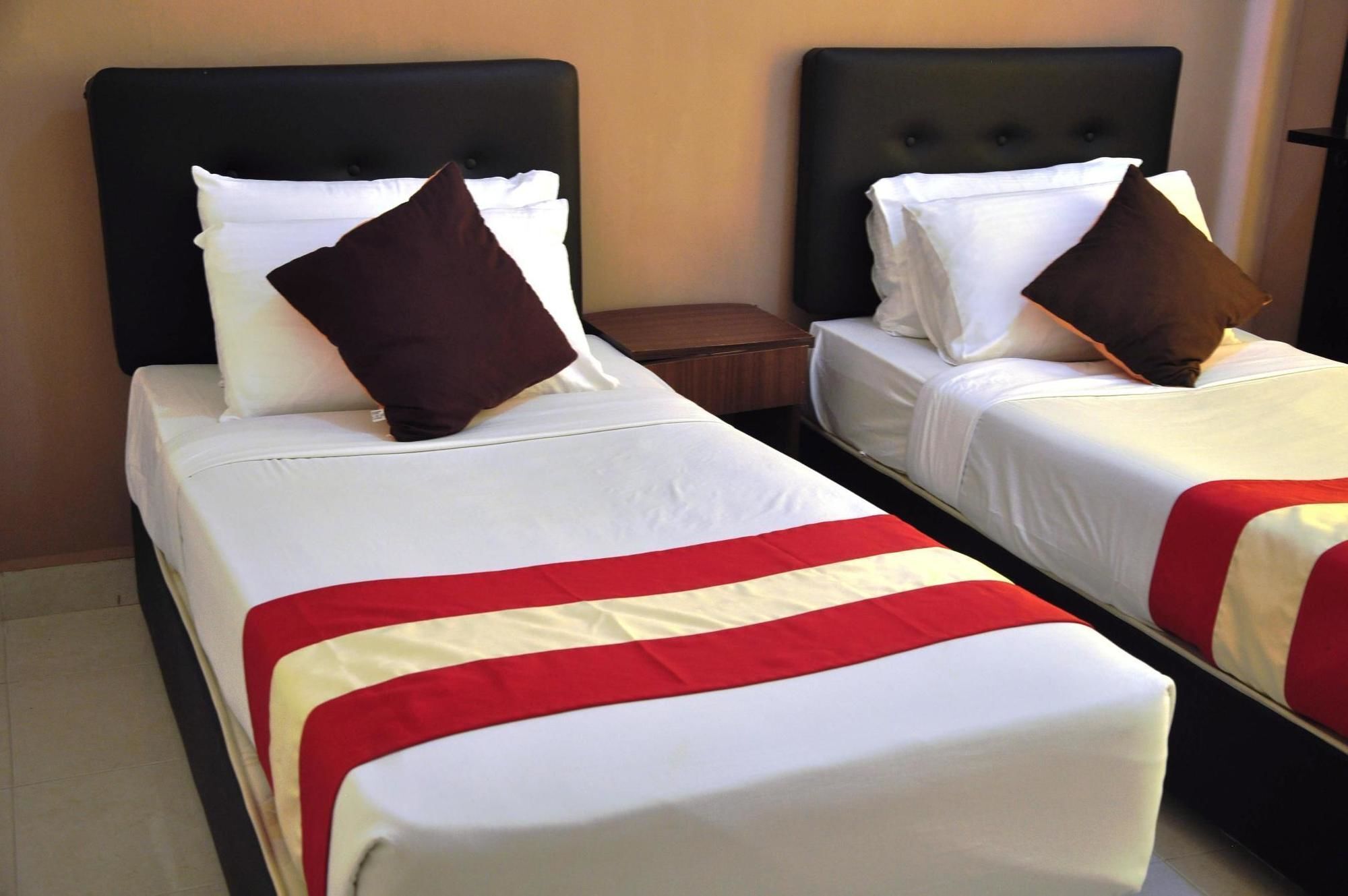 Sumai Hotel Apartment Куала Теренгану Екстериор снимка