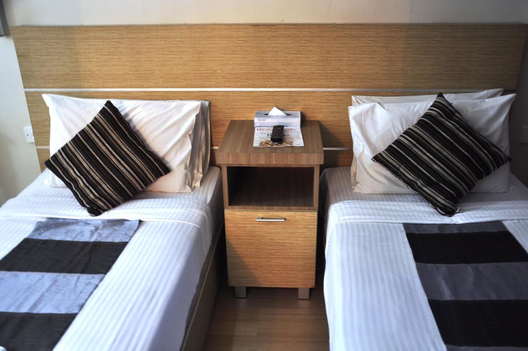 Sumai Hotel Apartment Куала Теренгану Екстериор снимка