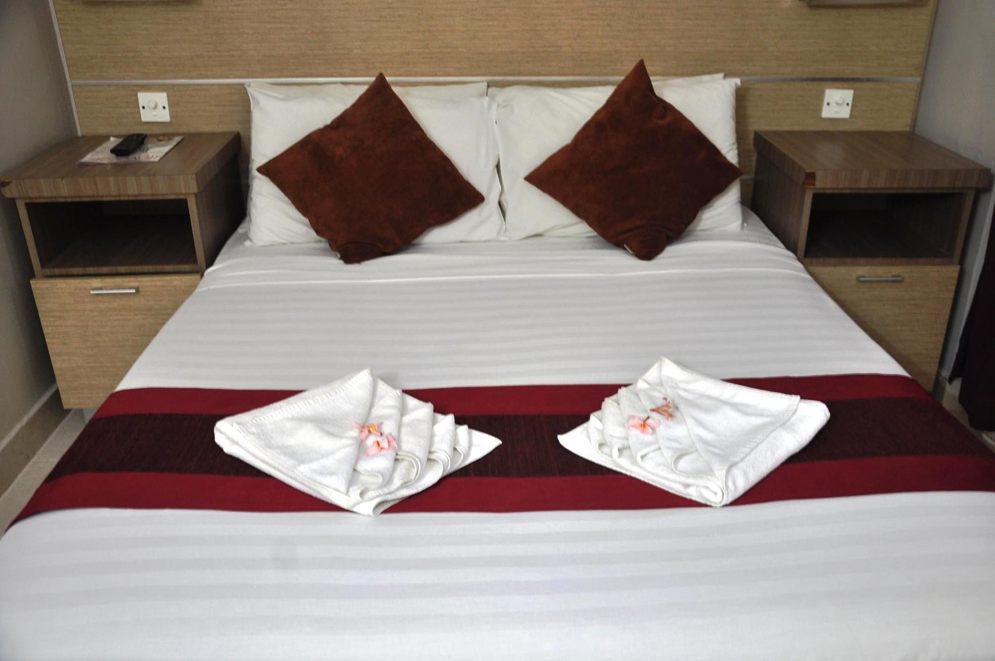 Sumai Hotel Apartment Куала Теренгану Екстериор снимка