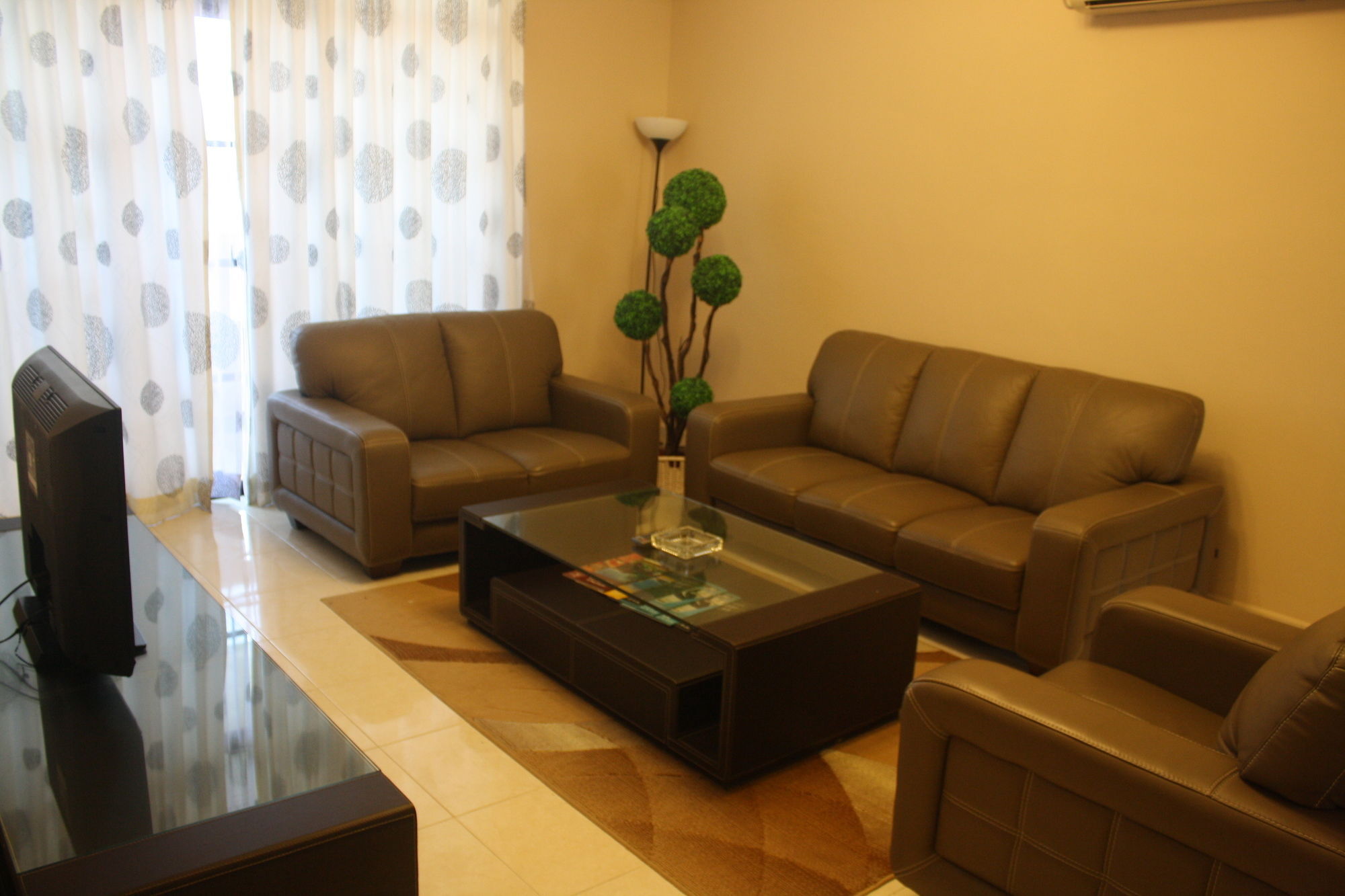 Sumai Hotel Apartment Куала Теренгану Екстериор снимка