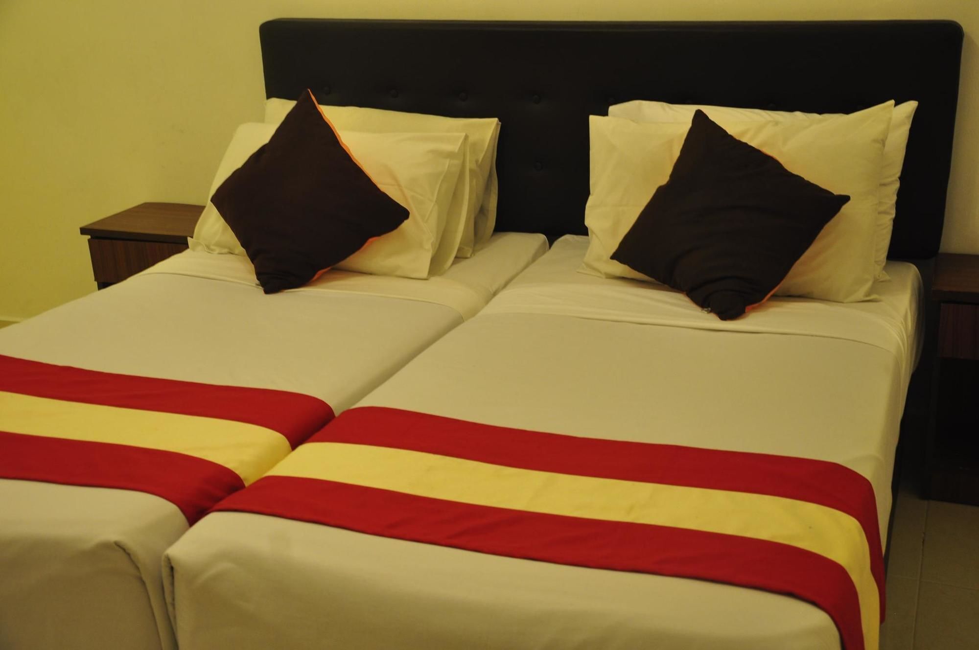 Sumai Hotel Apartment Куала Теренгану Екстериор снимка